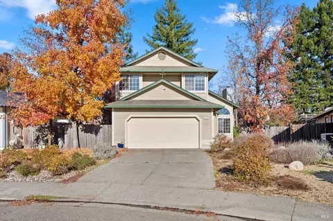 110 Furber Ln, Cloverdale, CA 95425