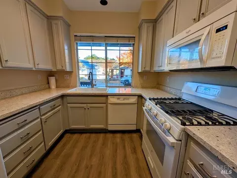 9128 Benny Goodman Way, Windsor, CA 95492 photo 4