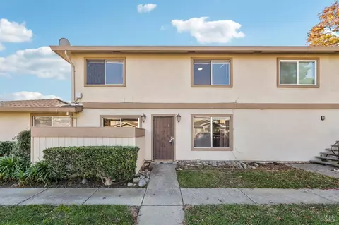 1961 Aletha Ln #3, Vacaville, CA 95687