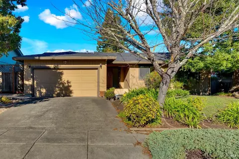 528 Linda Dr, Sonoma, CA 95476