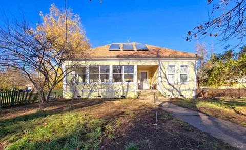 284 Redwood Ave, Willits, CA 95490