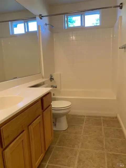 8405 Old Oak Rd, Windsor, CA 95492 photo 9