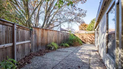 1317 Hawthorne Ct, Dixon, CA 95620 photo 20