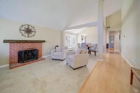 121 Thresher Dr, Vallejo, CA 94591 photo 2
