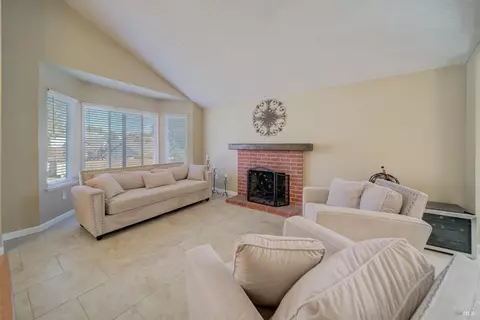 121 Thresher Dr, Vallejo, CA 94591 photo 3