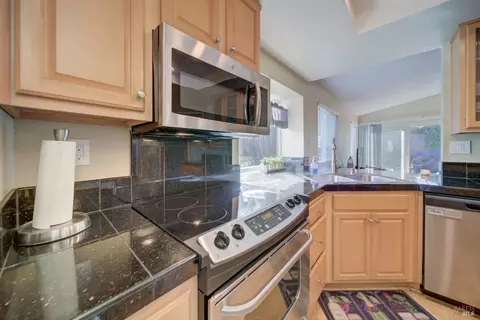 121 Thresher Dr, Vallejo, CA 94591 photo 9