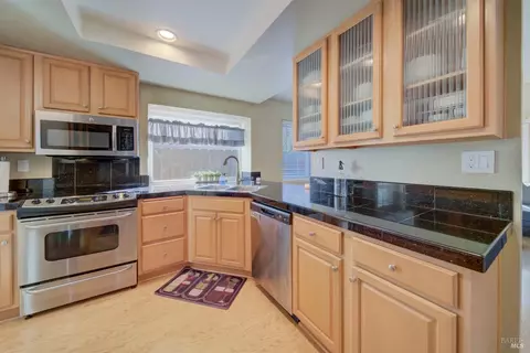 121 Thresher Dr, Vallejo, CA 94591 photo 10
