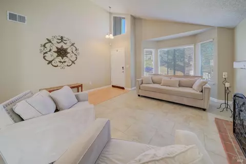 121 Thresher Dr, Vallejo, CA 94591 photo 4