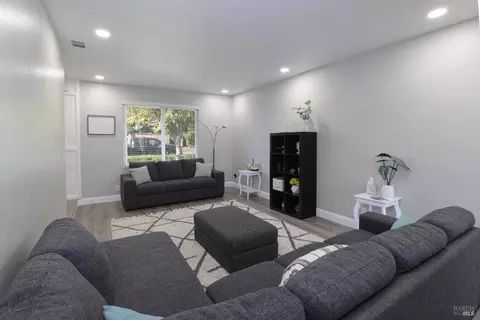 312 Woodhaven Dr, Vacaville, CA 95687 photo 26