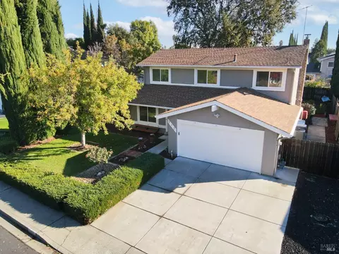 312 Woodhaven Dr, Vacaville, CA 95687 photo 4