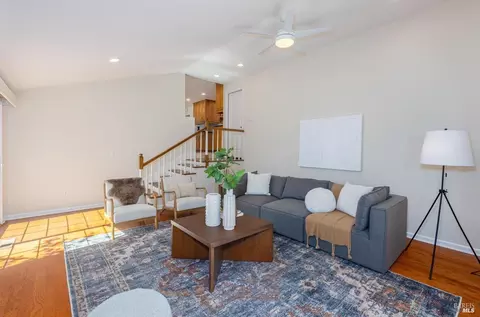 Living - 101 Lang Ct, Fairfield, CA 94534 photo 5 of 5