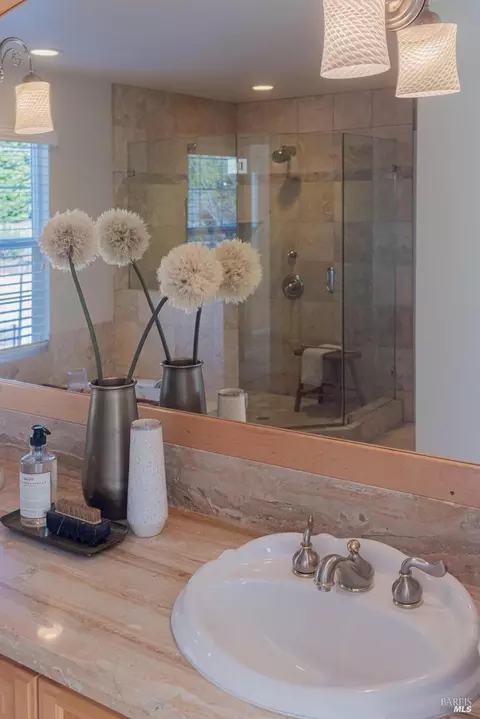 Bath - 101 Lang Ct, Fairfield, CA 94534 photo 8 of 10
