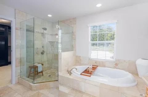 Bath - 101 Lang Ct, Fairfield, CA 94534 photo 9 of 10