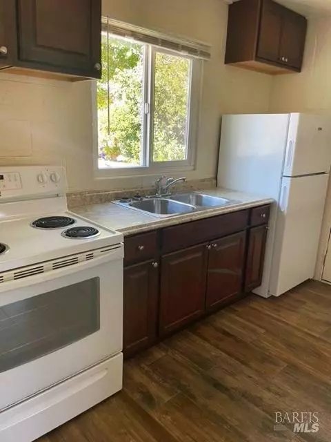 Kitchen - 530-570 Talmage Rd, Ukiah, CA 95482 photo 1 of 2