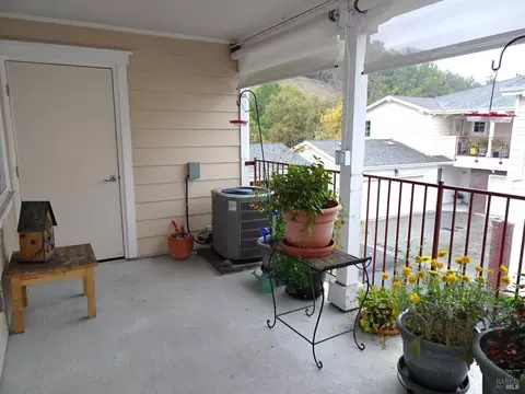 12 Oak Grove Dr #205, Novato, CA 94949