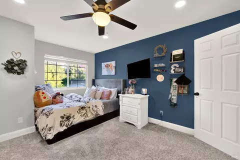 Bedroom - 3123 Pine Valley Dr, Fairfield, CA 94534 photo 6 of 8