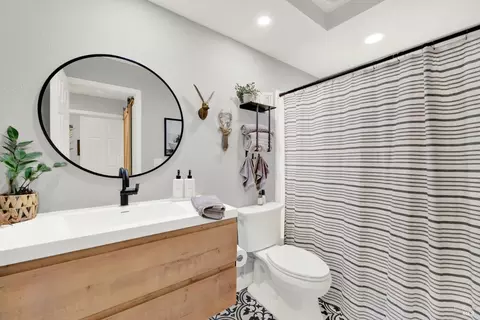 Bath - 3123 Pine Valley Dr, Fairfield, CA 94534 photo 1 of 6