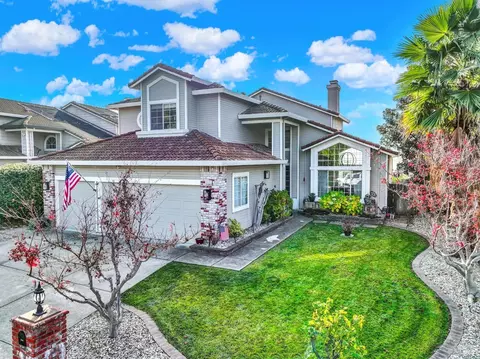 Exterior - 3123 Pine Valley Dr, Fairfield, CA 94534 photo 2 of 17