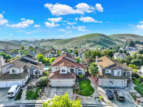 View/Area - 3123 Pine Valley Dr, Fairfield, CA 94534 photo 1 of 13