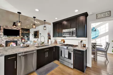 Kitchen - 3123 Pine Valley Dr, Fairfield, CA 94534 photo 6 of 13