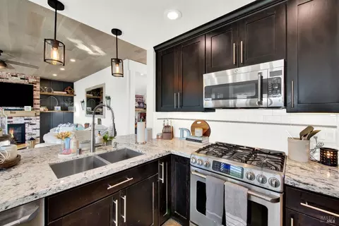 Kitchen - 3123 Pine Valley Dr, Fairfield, CA 94534 photo 10 of 13