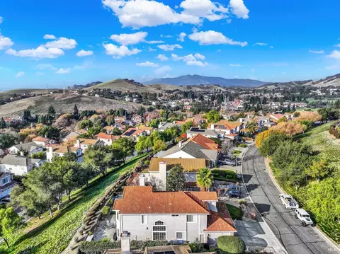 View/Area - 3123 Pine Valley Dr, Fairfield, CA 94534 photo 4 of 13