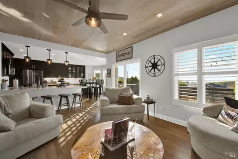 Living - 3123 Pine Valley Dr, Fairfield, CA 94534 photo 7 of 10