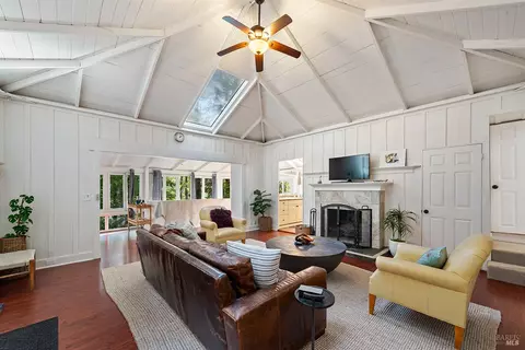 17495 Old Monte Rio Rd, Guerneville, CA 95446