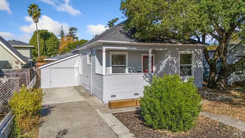 929 Bush St, Santa Rosa, CA 95404