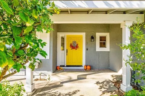 2556 Vine Hill Dr, Napa, CA 94558