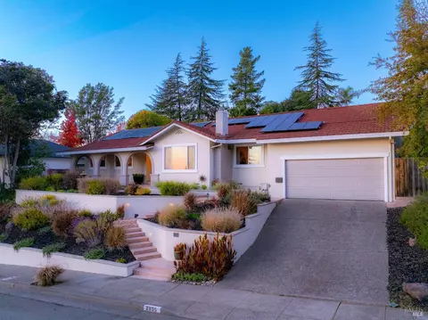 2035 Parrish Dr, Santa Rosa, CA 95404