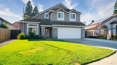 160 Oak Creek Ct, Vacaville, CA 95687