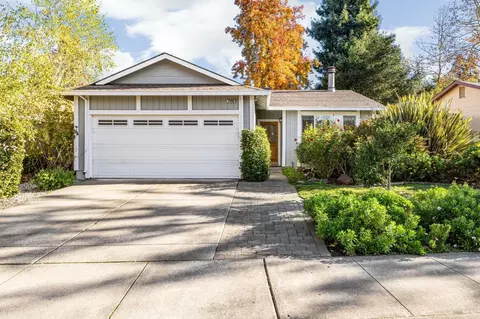 2498 Copperfield Dr, Santa Rosa, CA 95401