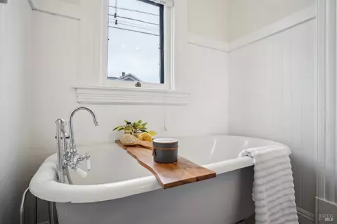 Bath - 47 5th St, Petaluma, CA 94952 photo 1 of 4
