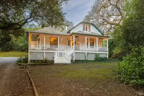 710 Deer Creek Ln, Petaluma, CA 94952