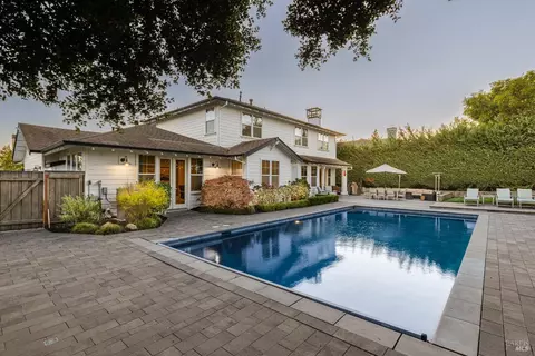 1014 Samuel Dr, Petaluma, CA 94952