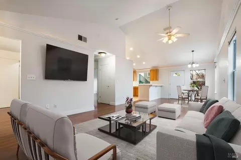 708 Driftwood Dr, Suisun City, CA 94585