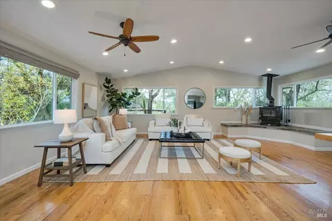 1050 Bel Arbres Dr, Redwood Valley, CA 95470
