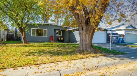 248 Cedar St, Vacaville, CA 95688 photo 2