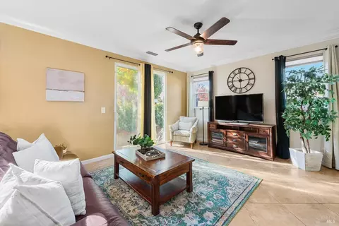 607 Embassy Cir, Vacaville, CA 95688 photo 18