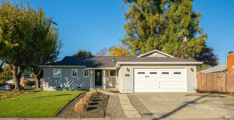 730 Humboldt Dr, Dixon, CA 95620