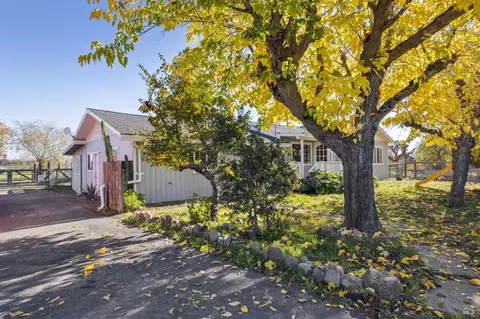 23202 Maffei Rd, Sonoma, CA 95476 photo 2