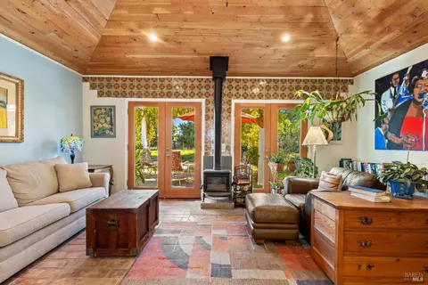 Living - 4300 Bodega Ave, Petaluma, CA 94952 photo 2 of 5