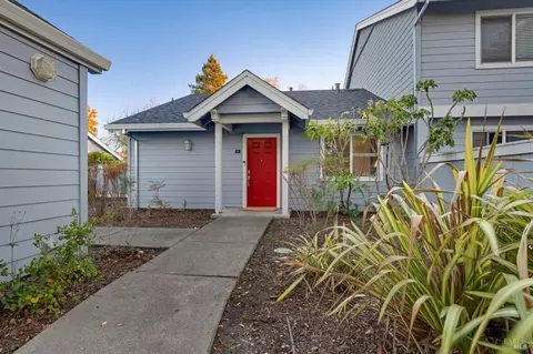 225 Burt St #18, Santa Rosa, CA 95407