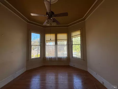 Living - 403 Florida St, Vallejo, CA 94590 photo 9 of 10
