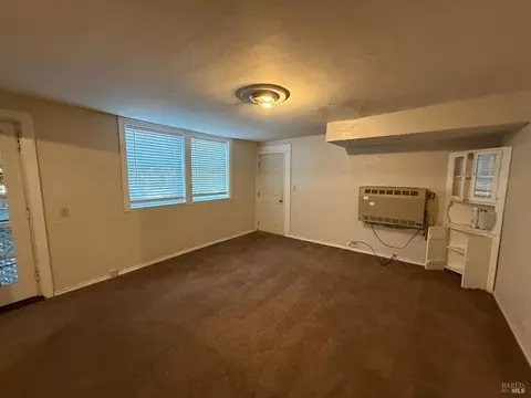 Living - 403 Florida St, Vallejo, CA 94590 photo 5 of 10