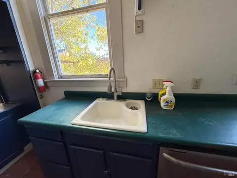 Kitchen - 403 Florida St, Vallejo, CA 94590 photo 13 of 16