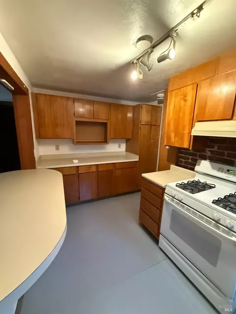Kitchen - 403 Florida St, Vallejo, CA 94590 photo 9 of 16