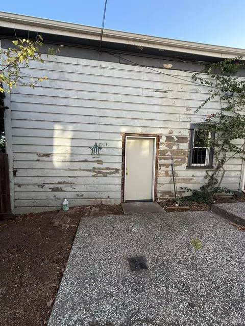 Exterior - 403 Florida St, Vallejo, CA 94590 photo 4 of 15