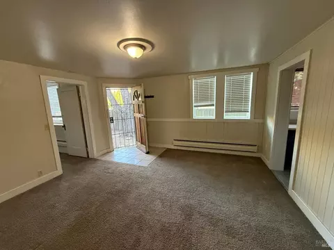 Living - 403 Florida St, Vallejo, CA 94590 photo 2 of 10